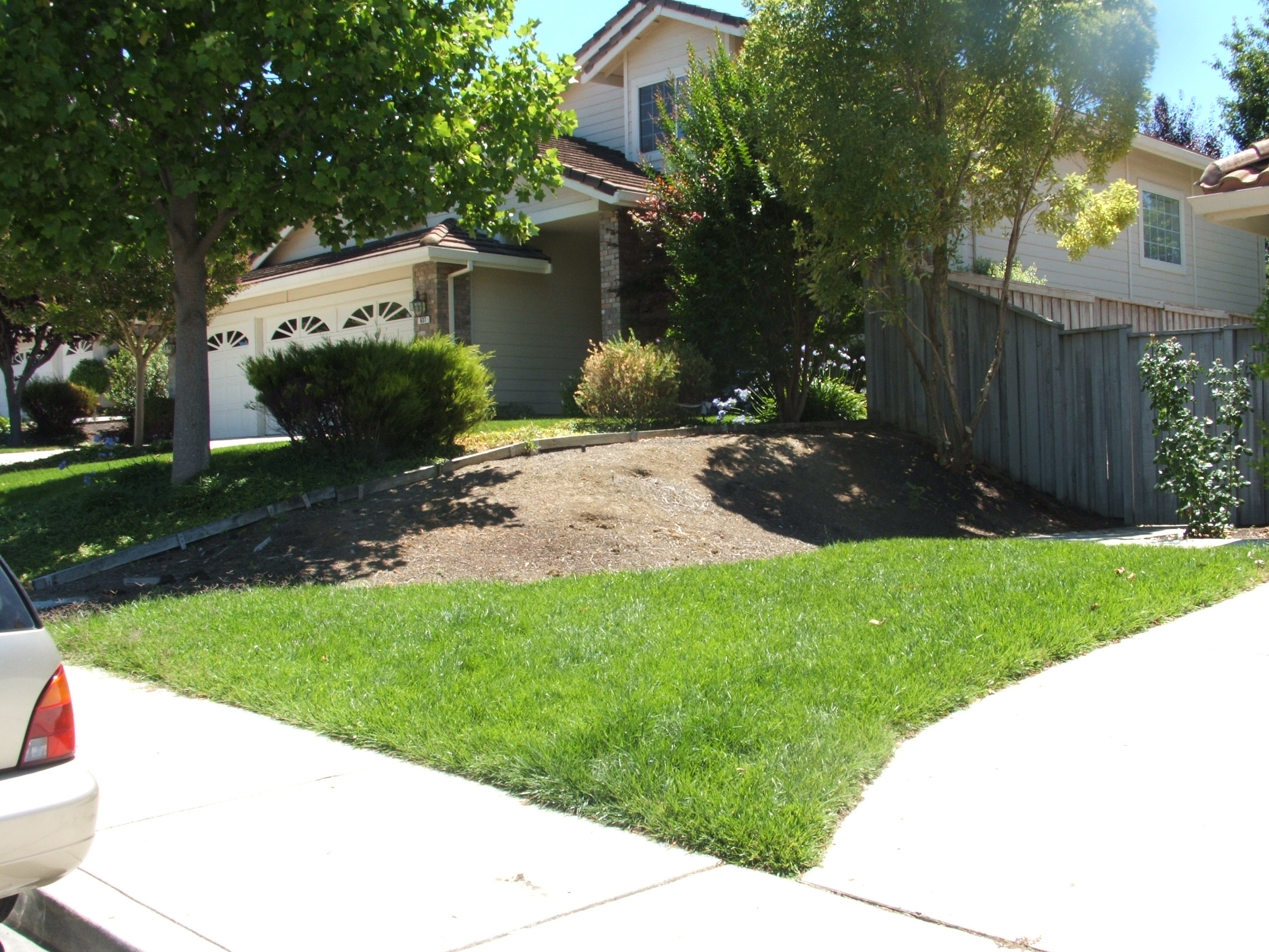 Before sloped front yard | Outer Visions Landscape Design